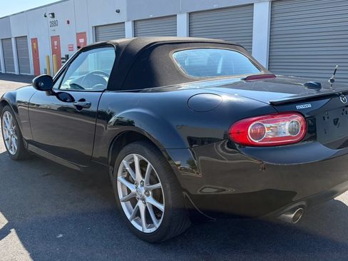 Used 2009 MAZDA MX-5 Miata Grand Touring w/ Premium Pkg RWD image 3