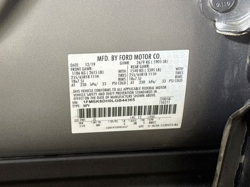 Used 2020 Ford Explorer XLT AWD/4WD image 26
