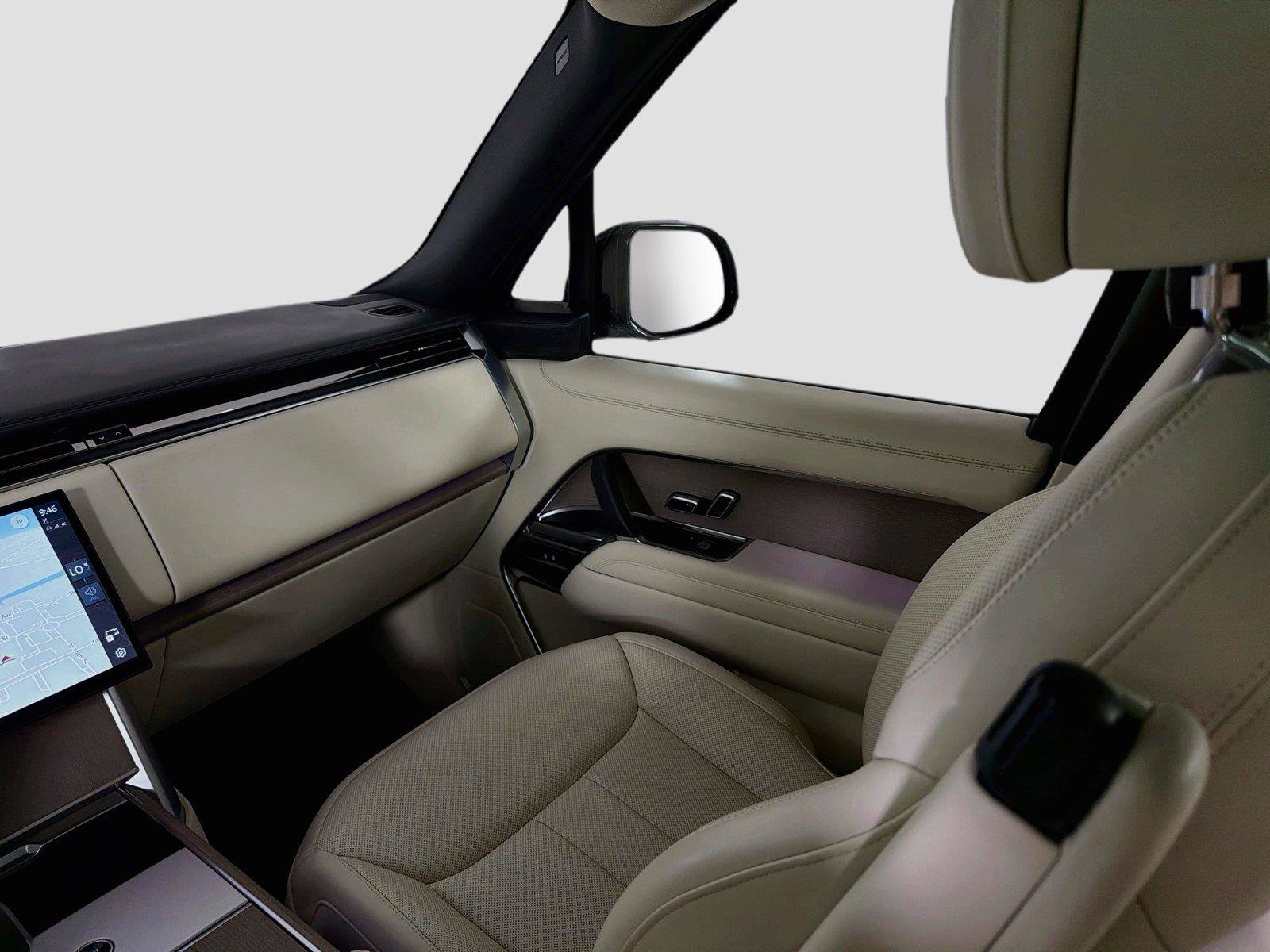 Certified 2025 Land Rover Range Rover SE AWD/4WD image 24