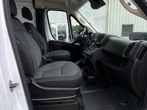 Used 2025 RAM ProMaster 2500 w/ Convenience Group FWD image 22