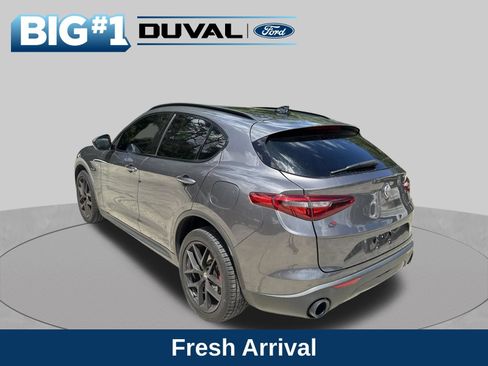 Used 2019 Alfa Romeo Stelvio Ti Sport w/ Quick Order Package 22S Sport AWD/4WD image 5