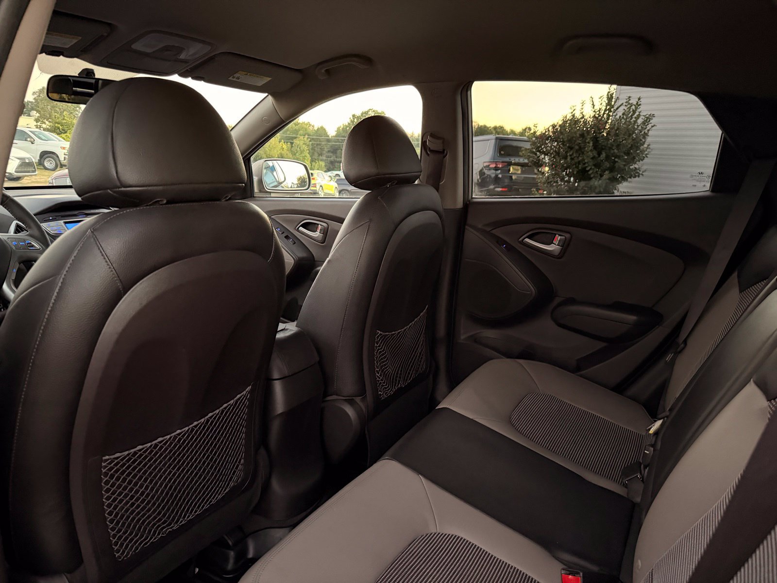 Used 2011 Hyundai Tucson GLS FWD image 19