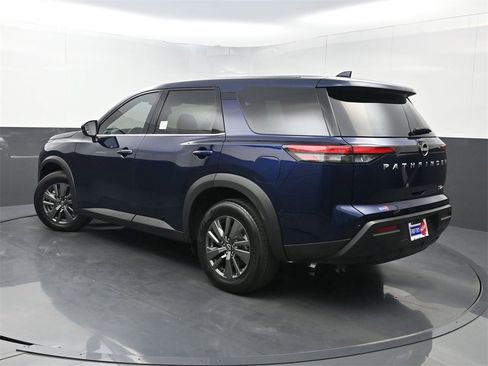 Used 2022 Nissan Pathfinder S image 21