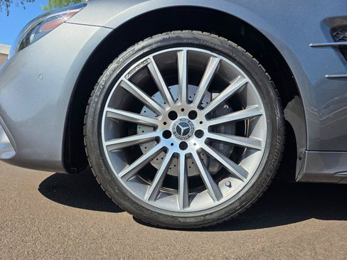 Used 2018 Mercedes-Benz SL 550 image 34