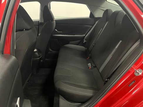 Used 2023 Hyundai Elantra SEL w/ Cargo Package image 13