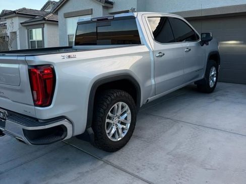 Used 2019 GMC Sierra 1500 SLT w/ SLT Premium Package AWD/4WD image 4