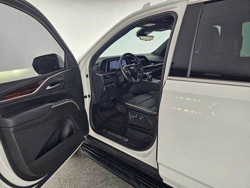 Used 2023 Cadillac Escalade Premium Luxury w/ Performance Package image 21