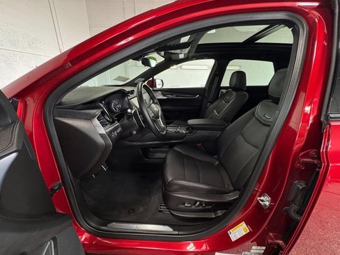 Used 2025 Cadillac XT5 Sportv w/ Technology Package AWD/4WD image 12