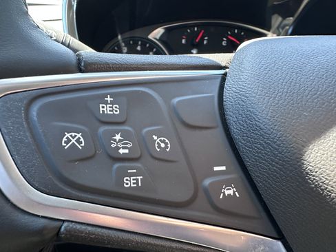 Used 2023 Chevrolet Equinox LT image 23