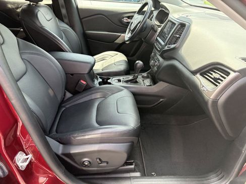 Used 2021 Jeep Cherokee Latitude Lux w/ Comfort/Convenience Group AWD/4WD image 18