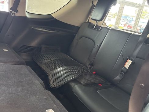 Used 2018 Nissan Armada Platinum image 6