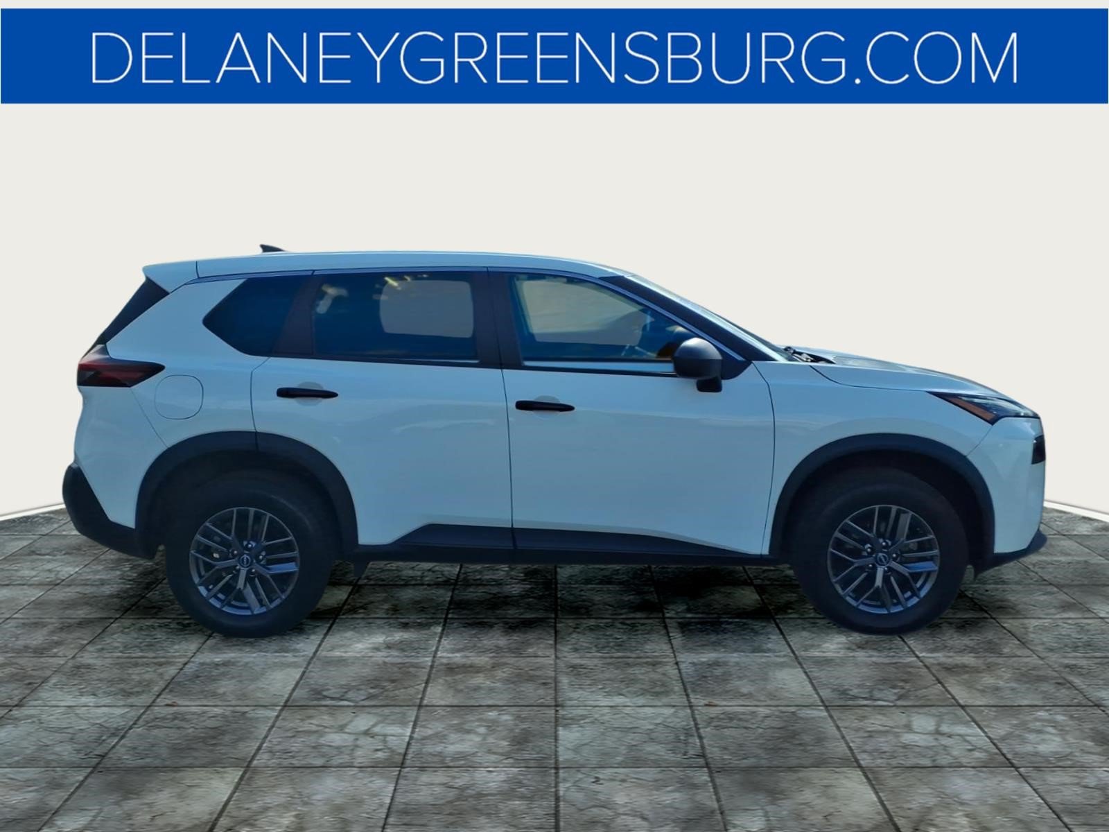 Used 2023 Nissan Rogue S AWD/4WD image 2