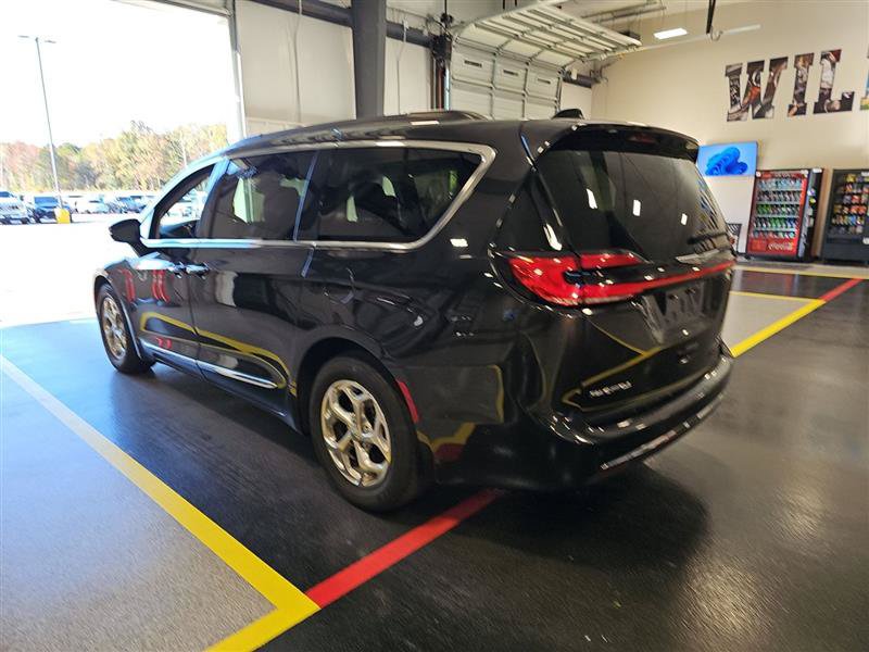 Used 2022 Chrysler Pacifica Limited FWD image 8
