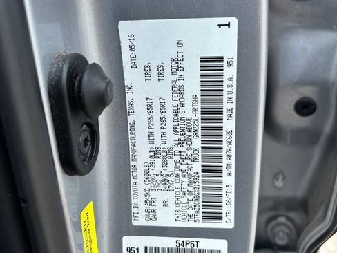 Used 2016 Toyota Tacoma TRD Sport w/ Towing Package RWD image 15
