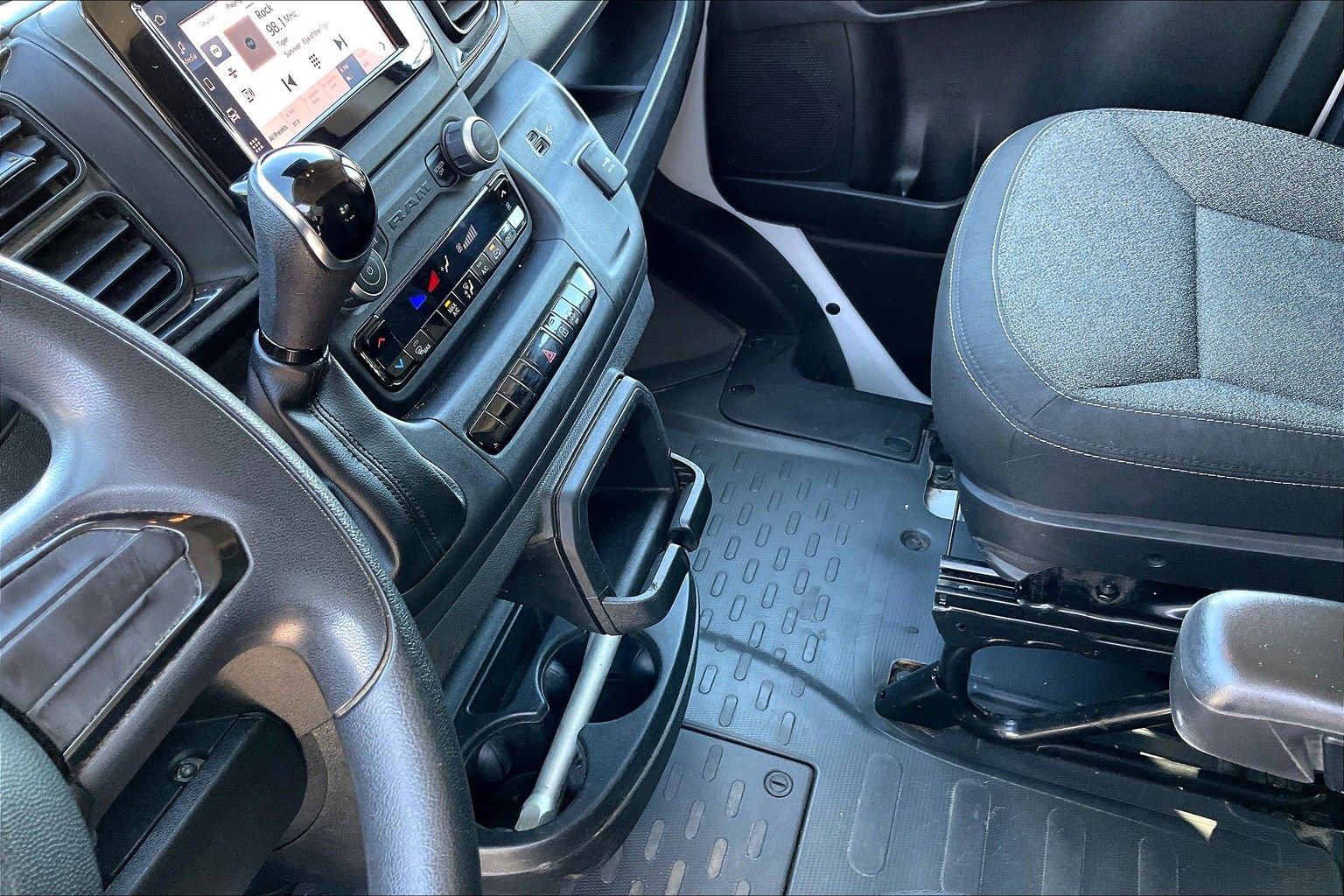 Used 2023 RAM ProMaster 2500 FWD image 11
