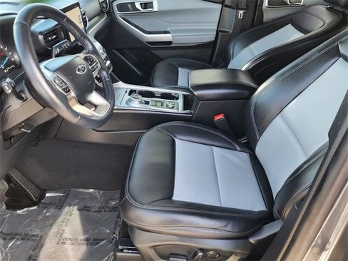 Used 2022 Ford Explorer XLT w/ Equipment Group 202A image 16