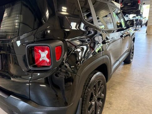 Certified 2017 Jeep Renegade Altitude AWD/4WD image 20