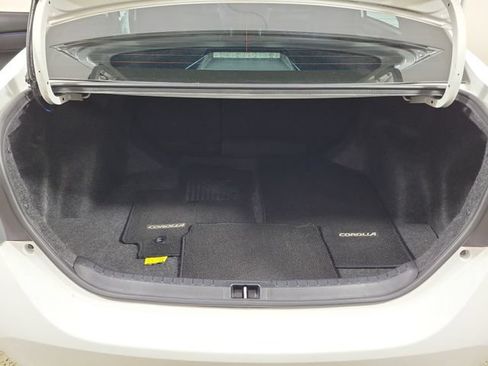 Used 2017 Toyota Corolla SE FWD image 10