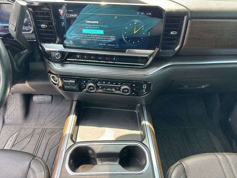 Used 2024 Chevrolet Silverado 2500 High Country w/ High Country Premium Package AWD/4WD image 47