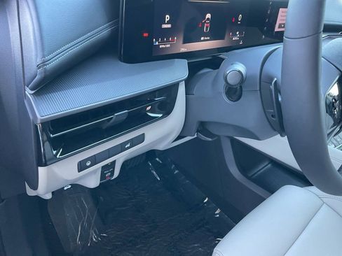 New 2025 Nissan Murano SV image 15