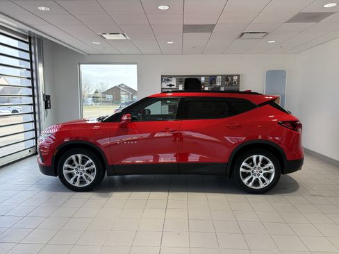 Used 2021 Chevrolet Blazer LT image 2