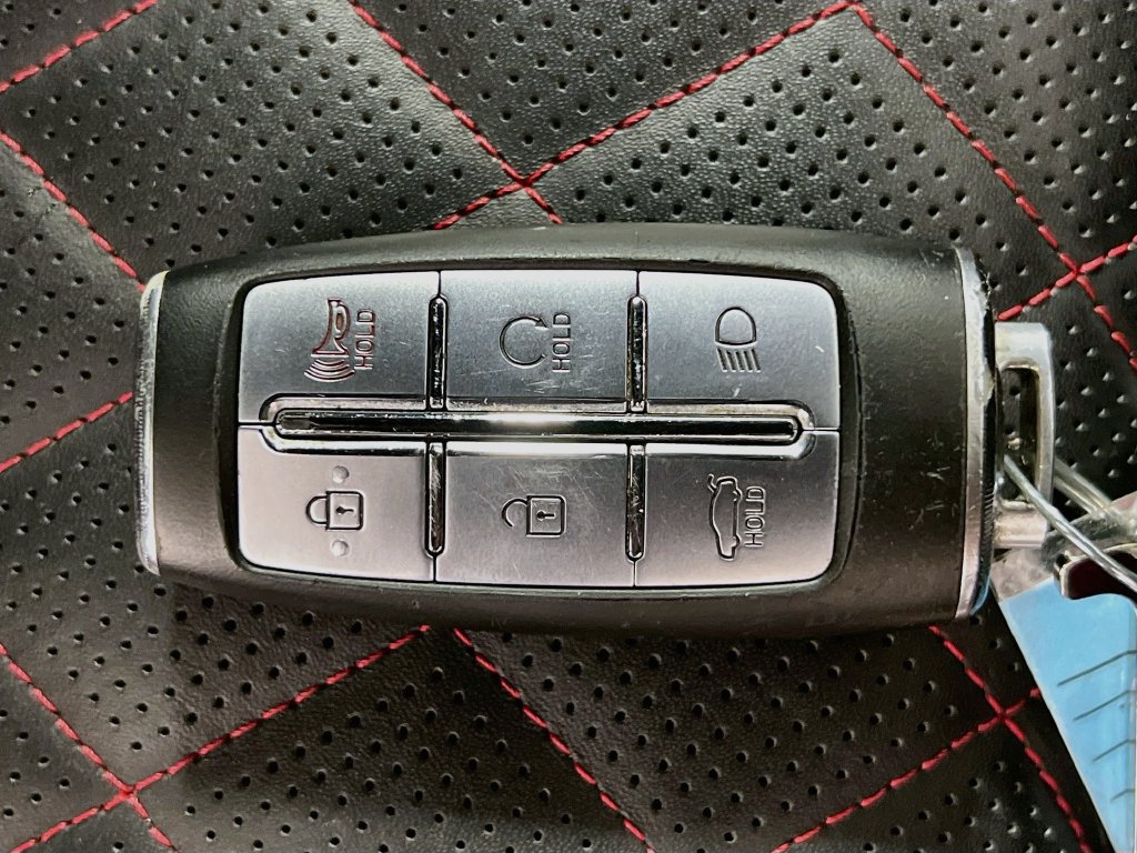 Used 2022 Genesis G70 3.3T RWD image 33
