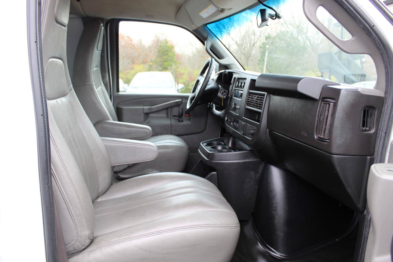 Used 2021 GMC Savana 2500 RWD image 10