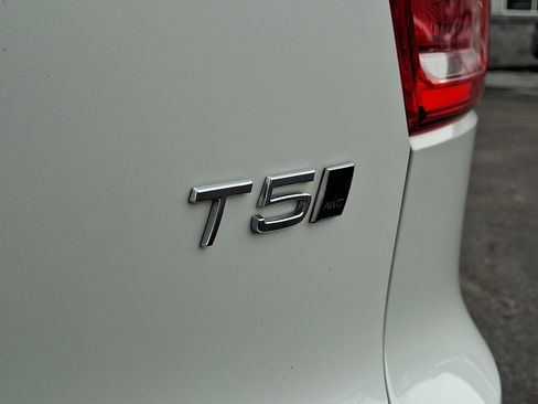 Used 2021 Volvo XC40 T5 R-Design w/ Climate Package image 31