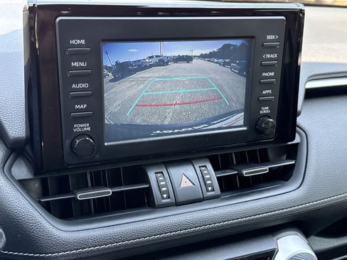 Used 2019 Toyota RAV4 XLE Premium FWD image 24
