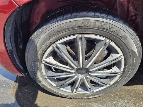 Used 2009 Chevrolet HHR LT image 16