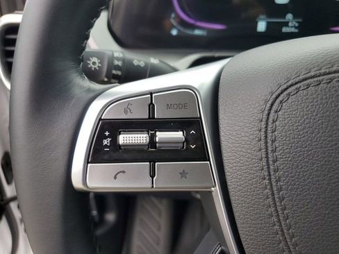 Certified 2025 Kia Telluride LX image 18