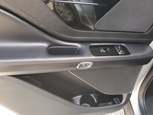 Used 2023 Lincoln Aviator 2WD image 17
