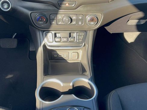 Used 2019 GMC Terrain SLE w/ Driver Convenience Package image 18