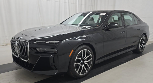Used 2023 BMW 740i RWD image 1