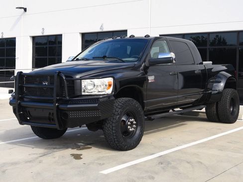 Used 2008 Dodge Ram 3500 Truck SXT image 4