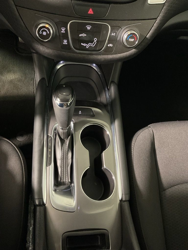 Used 2017 Chevrolet Malibu LT FWD image 28