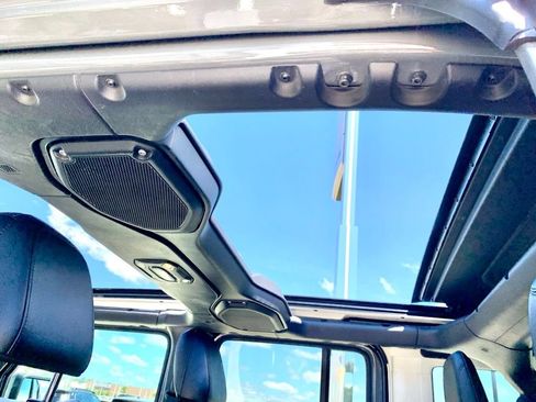 Used 2019 Jeep Wrangler Unlimited Rubicon AWD/4WD image 17