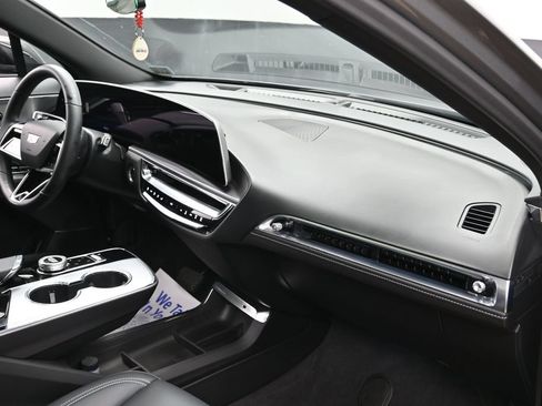 Used 2024 Cadillac Lyriq Tech RWD image 37