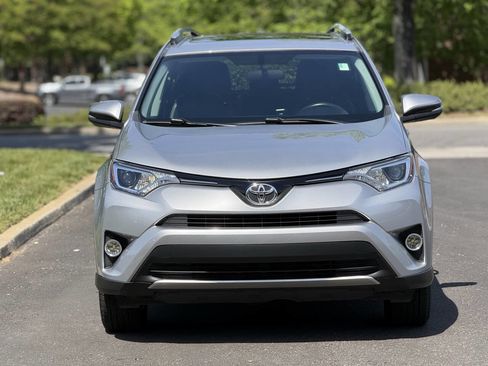 Used 2016 Toyota RAV4 XLE AWD/4WD image 5