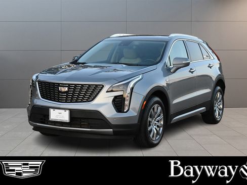 Used 2023 Cadillac XT4 Premium Luxury image 1