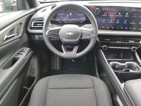 New 2026 Chevrolet Traverse LT w/ Sun and Wheel Package image 24