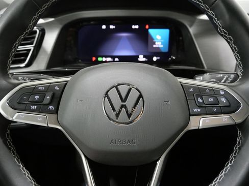 Used 2024 Volkswagen Atlas Cross Sport SE AWD/4WD image 16