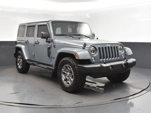 Used 2015 Jeep Wrangler Unlimited Rubicon w/ Connectivity Group image 9