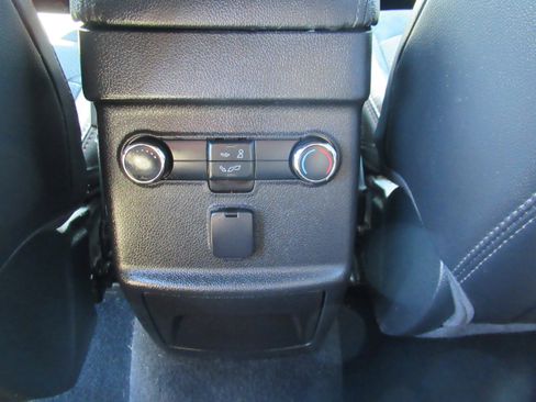 Used 2019 Ford Explorer XLT w/ Equipment Group 202A image 16