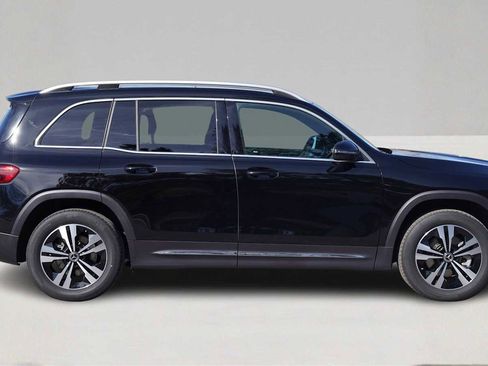 Used 2026 Mercedes-Benz GLB 250 4MATIC image 4