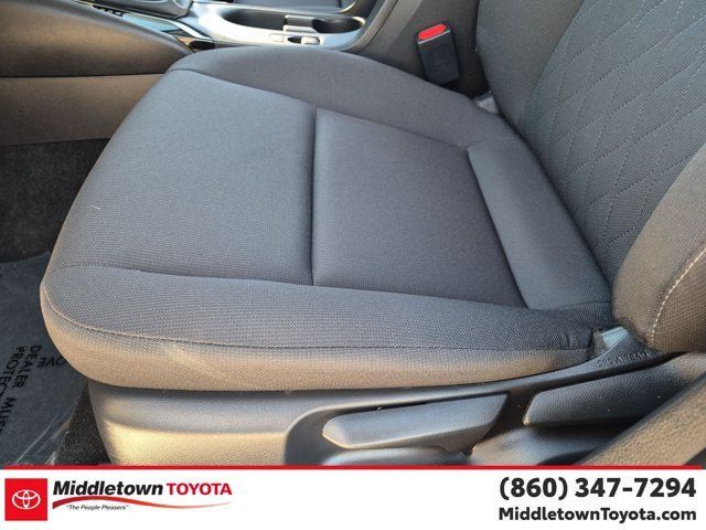 Certified 2025 Toyota Corolla LE FWD image 15