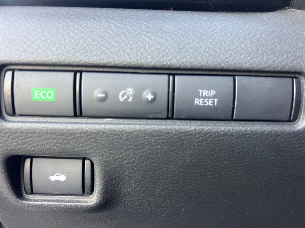 Used 2020 Nissan Sentra SR w/ Trunk Package FWD image 21