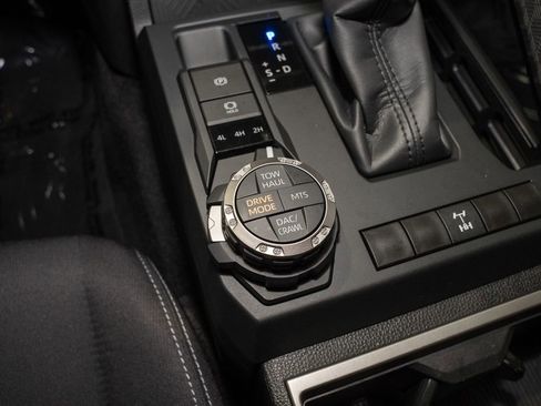 Used 2025 Toyota Tacoma TRD Off-Road image 16