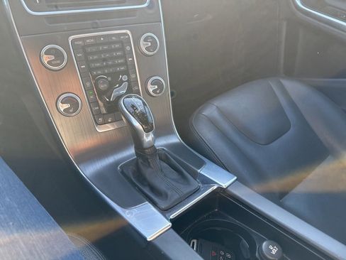 Used 2015 Volvo S60 T5 Premier w/ Climate Package image 16