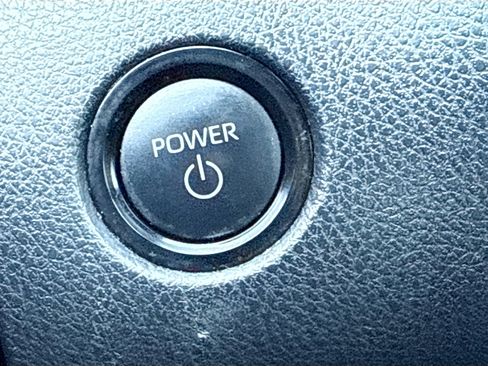 Used 2025 Toyota Camry SE w/ Convenience Package image 35